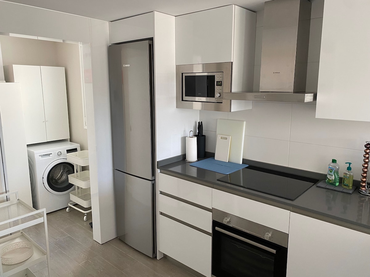 Propriété Airbnb réussie: Beachfront apartment Sea view à Torrox