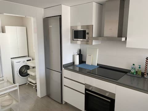 Propiedad de Airbnb exitosa: Beachfront apartment Sea view en Torrox