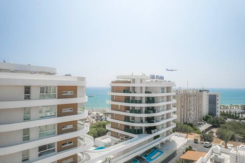 Seaview Pearl in Mackenzie with Pool & Jacuzzi