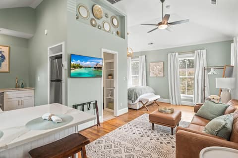 Popular Airbnb listing: Charming Studio in Downtown -Walkable location in Historic Glenwood Brooklyn