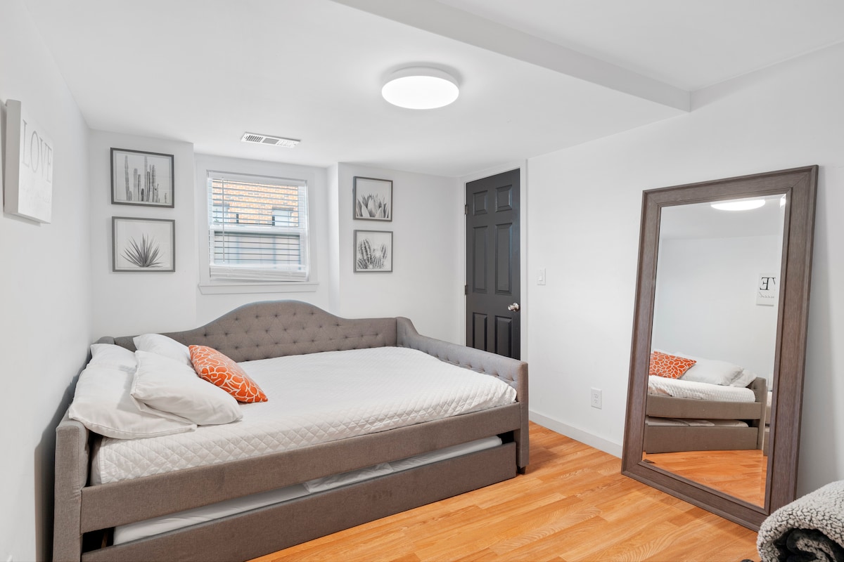 ห้องนอนที่ 3 - Trundle (นอนได้สูงสุด 4 คน) W/TV