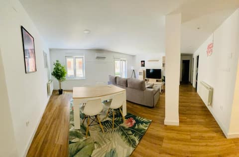 A centrally located and modern apartment. Pedrote AT.09-000068