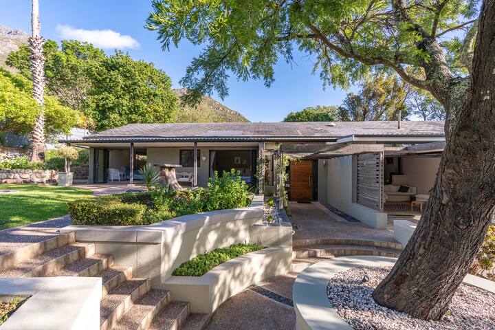 Spacious and modern Villa “Scottie” in Hout Bay gallery image 2