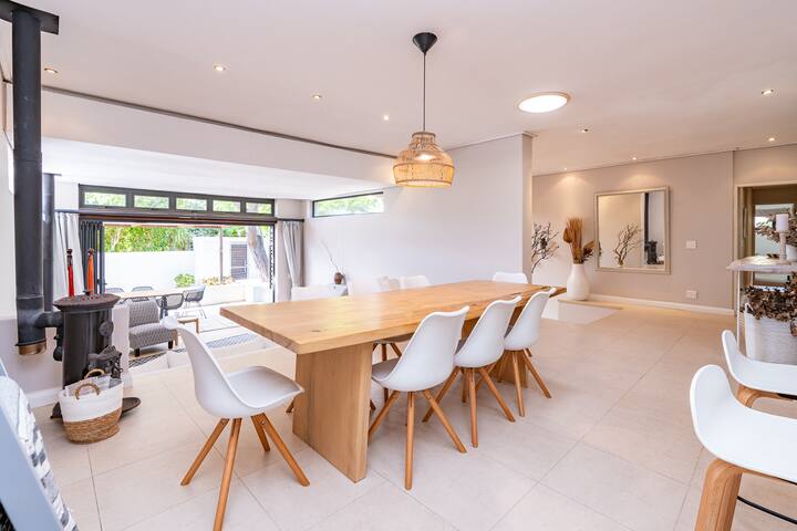 Spacious and modern Villa “Scottie” in Hout Bay gallery image 5