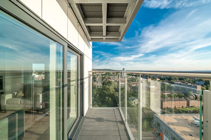 The Thames View Apt Woolwich, Near Excel & O2Arena