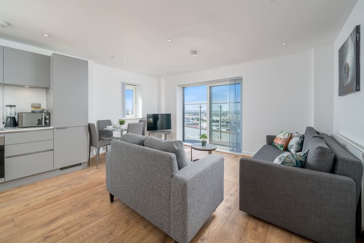 Riverside Lux Apt Near ExCel & O2 Arena w/Parking
