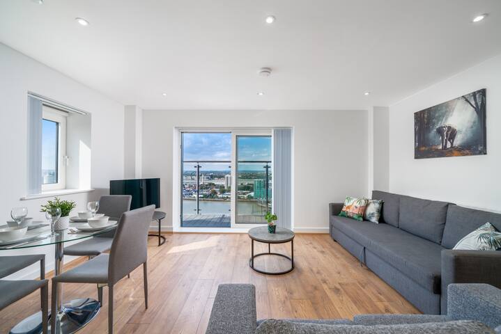 Riverside Lux Apt Near ExCel & O2 Arena w/Parking gallery image 3