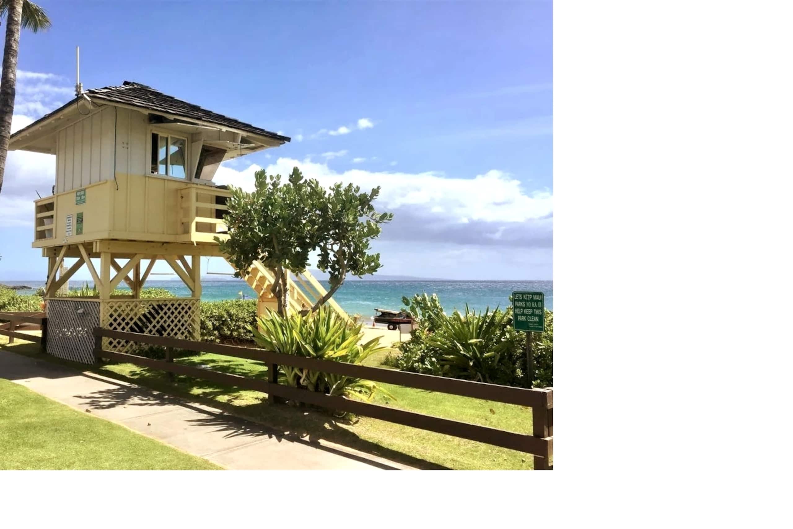Steps to Charley Young Beach • Remodeled• Pool •AC - Image 36