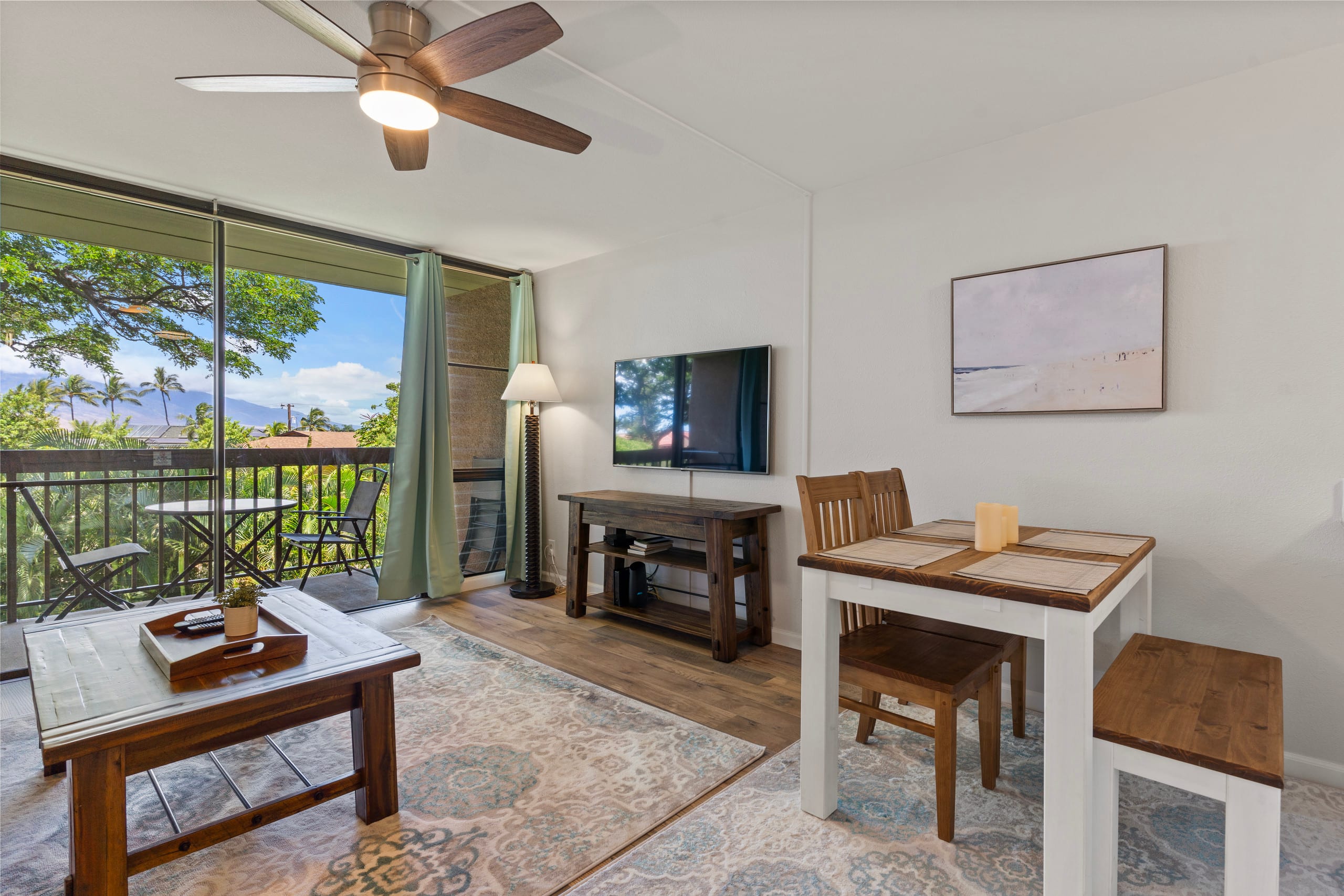 Steps to Charley Young Beach • Remodeled• Pool •AC - Image 2