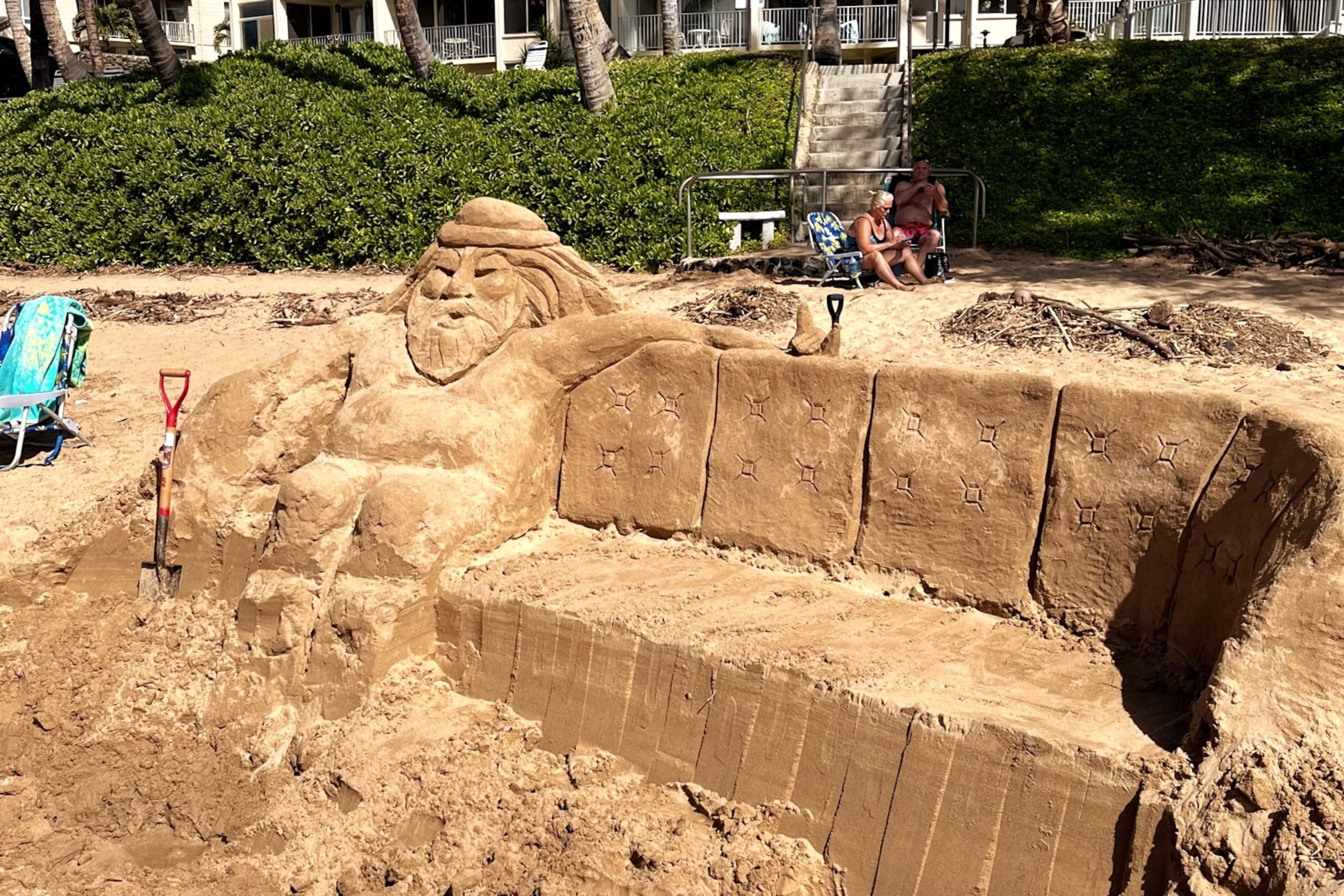 Steps to Charley Young Beach • Remodeled• Pool •AC - Image 47