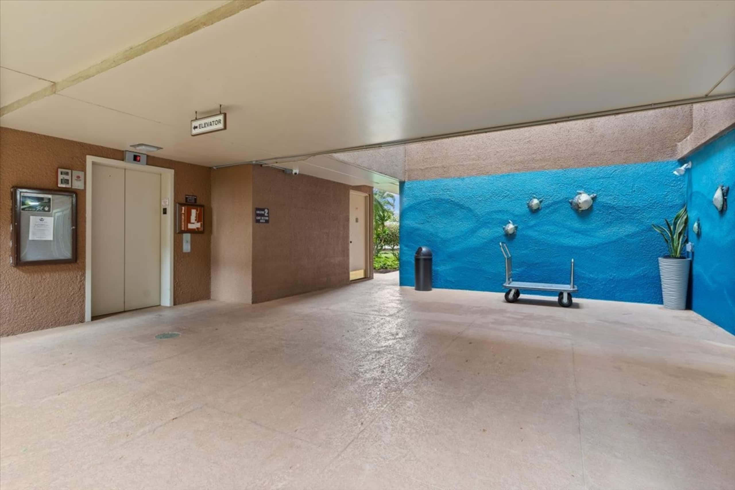 Steps to Charley Young Beach • Remodeled• Pool •AC - Image 31