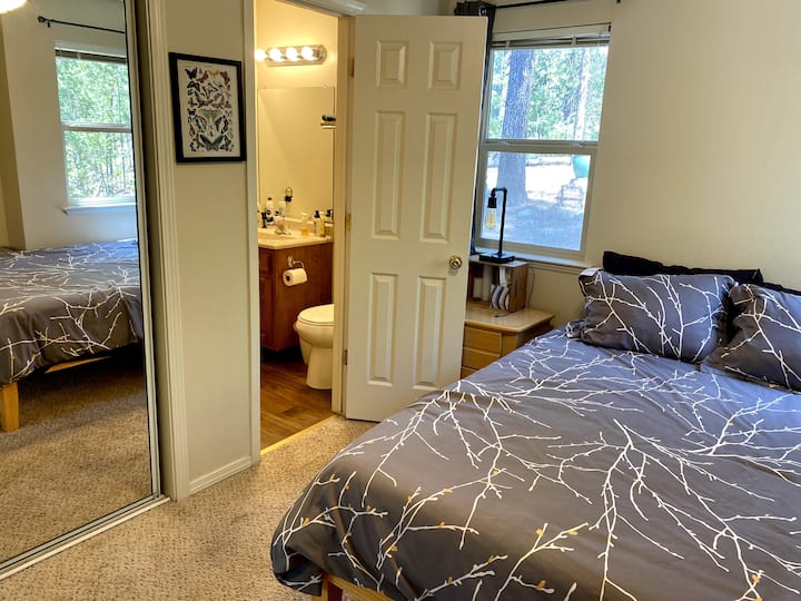 Spavaća soba u prizemlju sa zasebnom kupaonicom