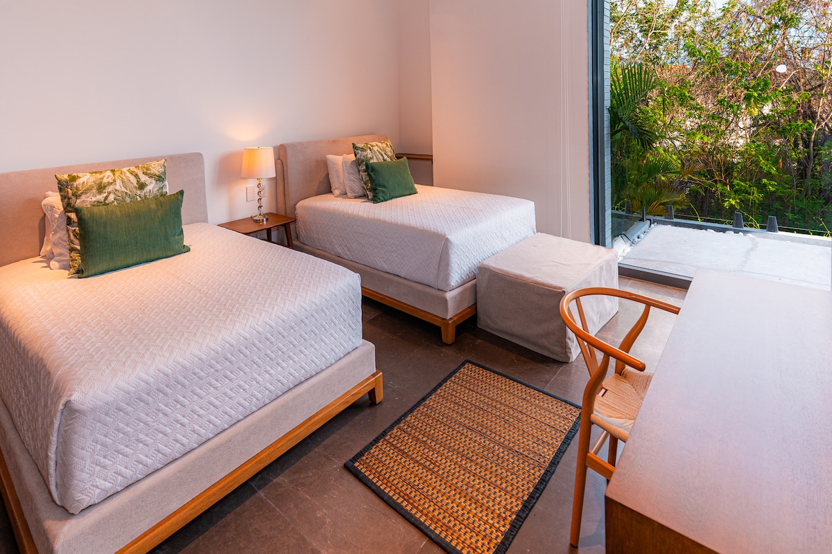 Bed 2 and its balcony 