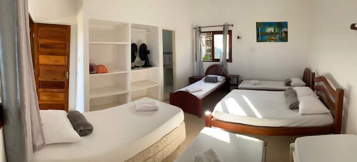 Suite 2 casa anexo. Ventilador.