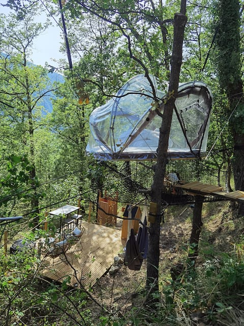 Bubble suspended in the trees – Soo la forêt
HOT TUB