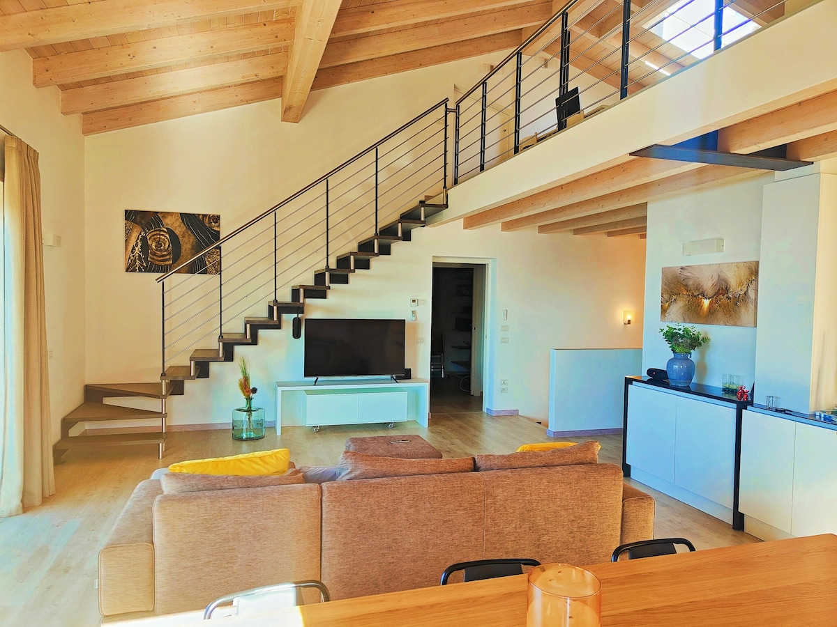 Erfolgreiche Airbnb-Immobilie: Villa al Feudo: Vacation Home with lake view in Brenzone Sul Garda