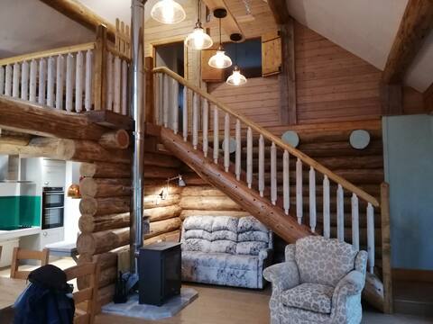 Noatac Log Cabin