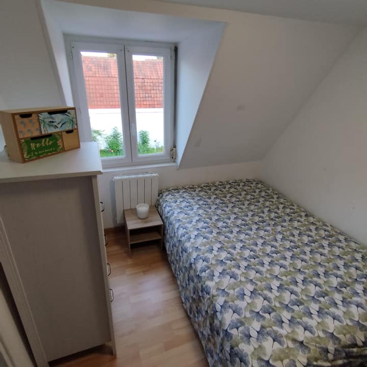 ห้องนอนพร้อมเตียงคู่ - วิวสวน