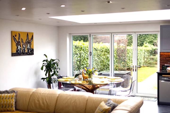 Cannock Chase Guest House- 4 Bdr (House+annexe) - Stafford