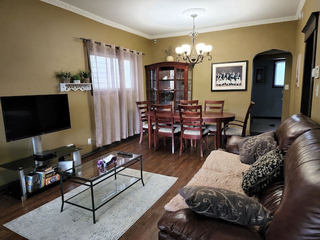 2BR House Near Downtown and Airport Winnipeg