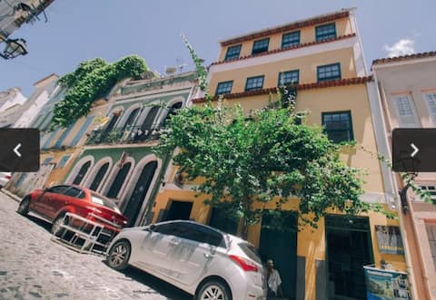 Top Airbnb: Family Apartment - 6 People em Centro Histórico