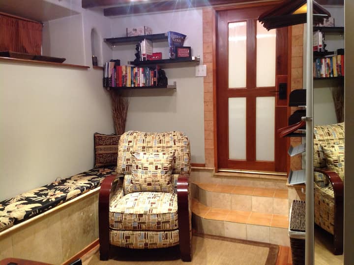 Tropical Euro Style In-law Unit - Kensington, CA
