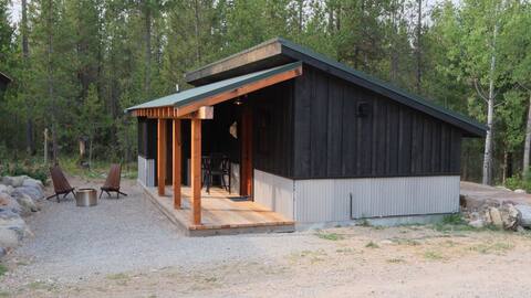 Drake's Hideaway @Aspen Hollow: Luxury Tiny Cabin