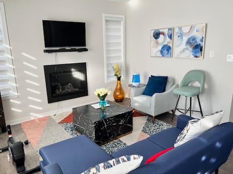 Successful Airbnb property: Entire House with 5 bedrooms and 8 beds in Barrhaven West