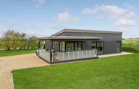 Luxury cottage with spa and sauna