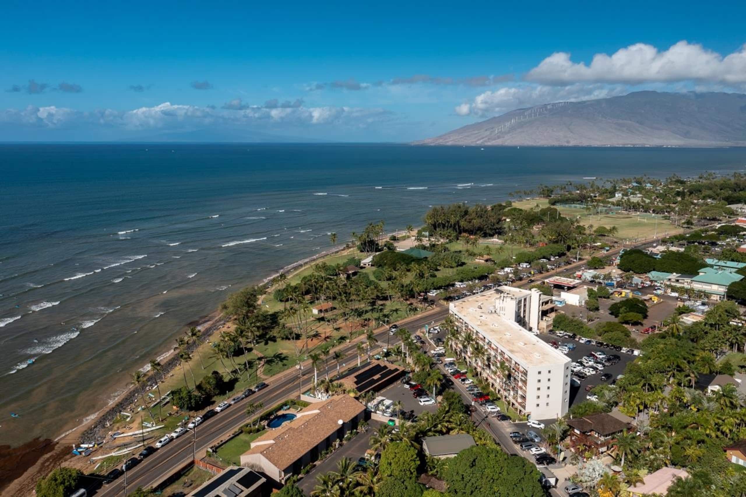 Aloha Love: Ocean View • AC • Beach & Food Nearby - Image 75