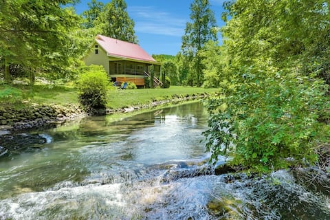 Riverside Oasis | Pet Friendly | Sleeps Up To 10