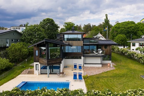 Top Airbnb: Rent the Entire Spacious Ground Floor in Sollentuna
