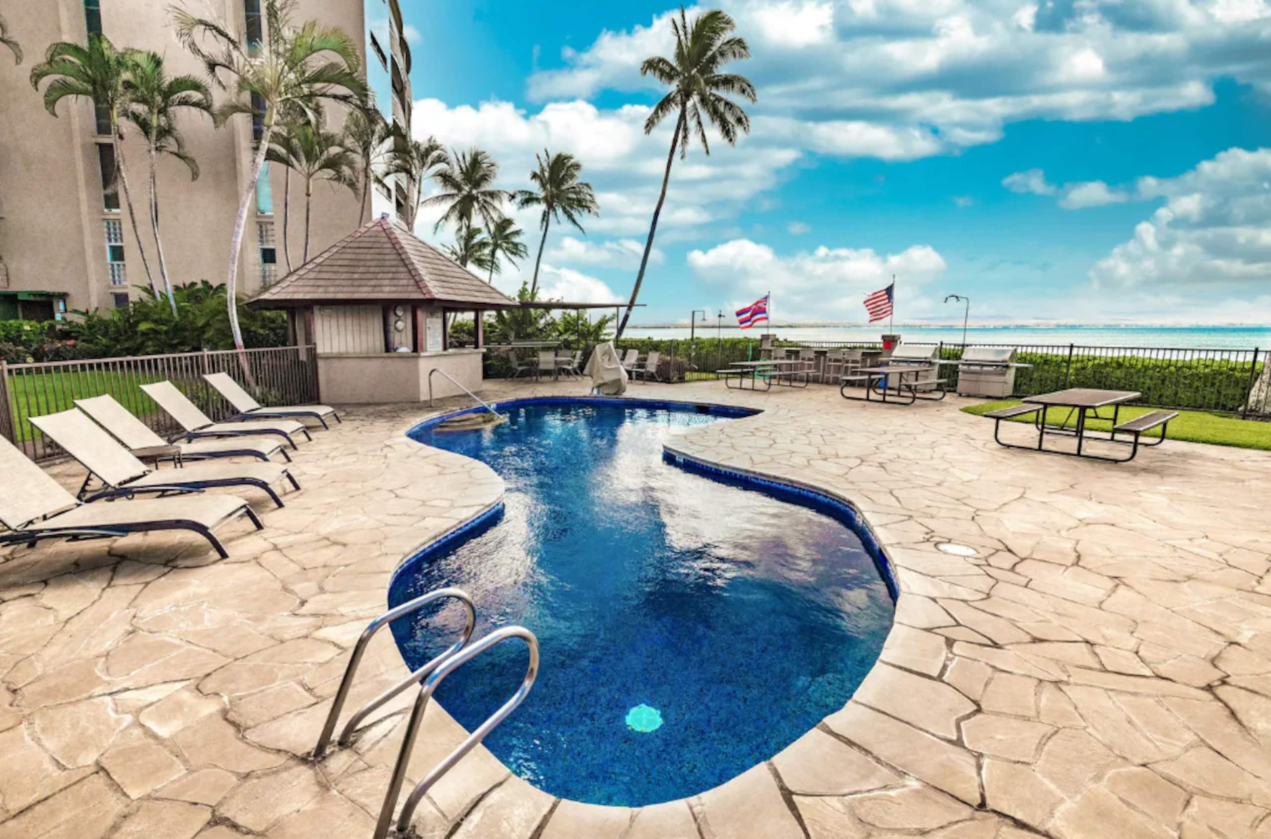 Condo in Wailuku · ★4.96 · 1 bedroom · 2 beds · 1 bath - Image 33