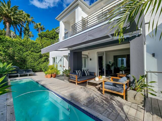 Luxury Villa on Atlantic seaboard gallery image 3