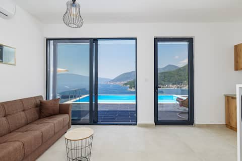 One Bedroom Apartment with Pool and Tivat Bay View