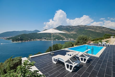 Brand New 1BR Apartment w/ Pool and Sea View