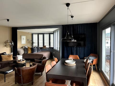 Top-floor w/ Terrace & Parking | 500m To Gondola