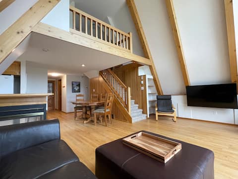 Jean's Lake Front Cottage