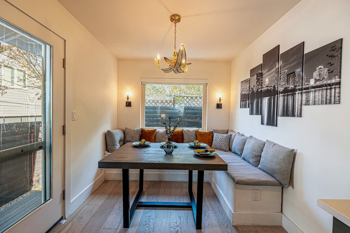 Pet Friendly Stylish & Central Bungalow, Walkable!