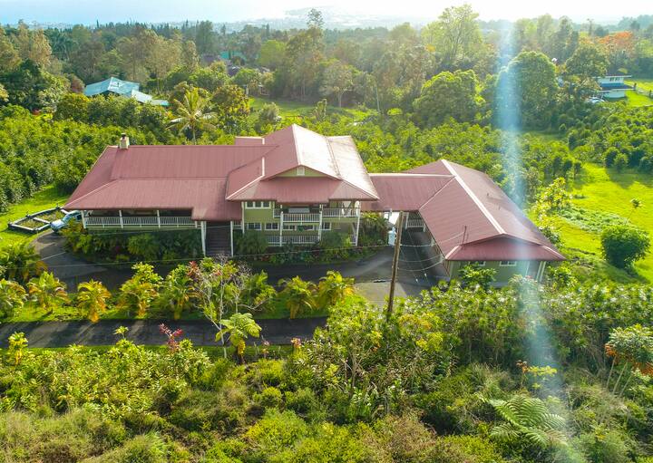 Kona Coffee Farm Luxury Retreat Houses for Rent in Holualoa, Hawaii