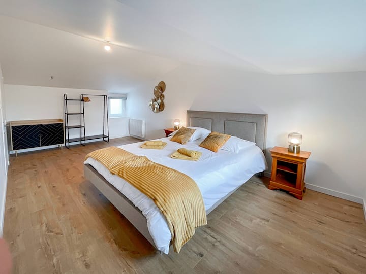 Habitación doble arriba, cama eléctrica (elevable) en 180