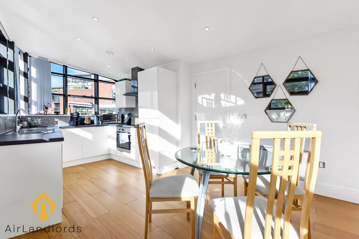 AirLandlords Ltd managed Airbnb listing 1