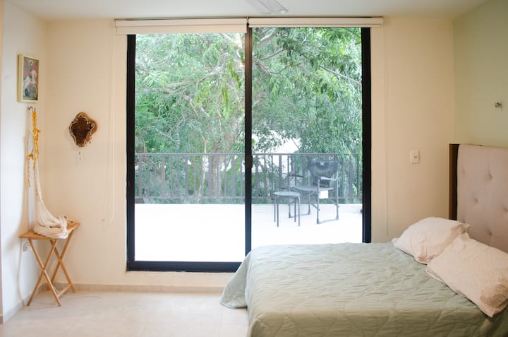 Ოთახი 4 ცალკე ტერასით