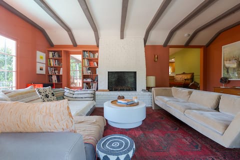 Popular Airbnb listing: Peaceful Oasis with Pool & Views in Hollywood Hills