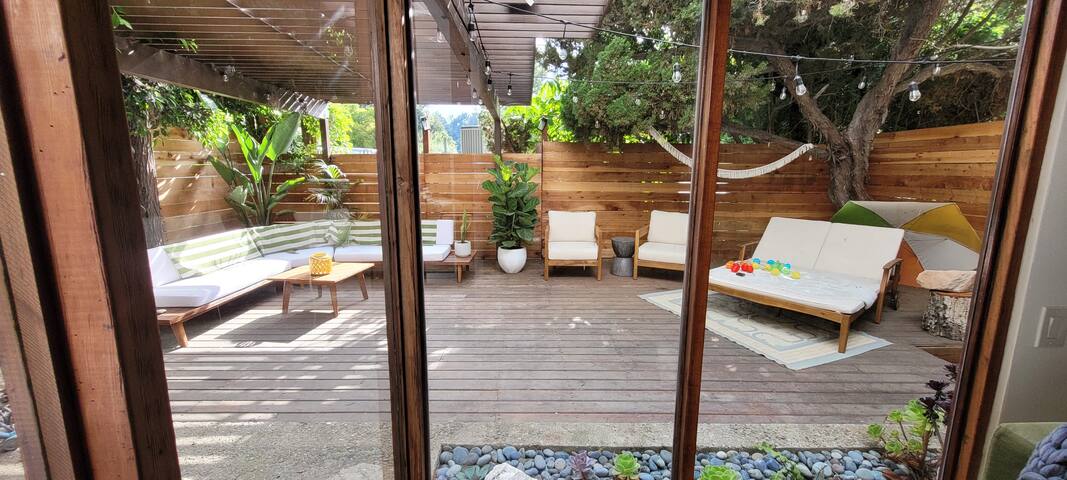 Canyon Gem Near UCLA and Bel Air gallery image 2