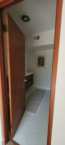 Canyon Gem Near UCLA and Bel Air gallery image 5