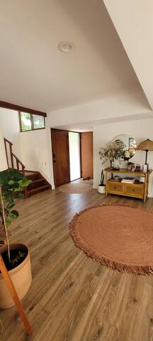 Canyon Gem Near UCLA and Bel Air gallery image 3