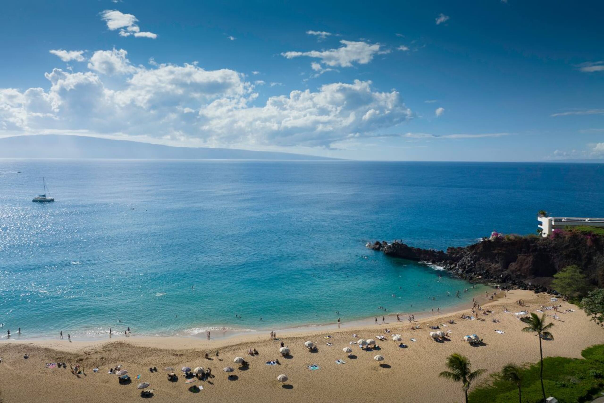 Hotel in Lahaina · ★5.0 · 2 bedrooms · 4 beds · 2 shared baths - Image 2
