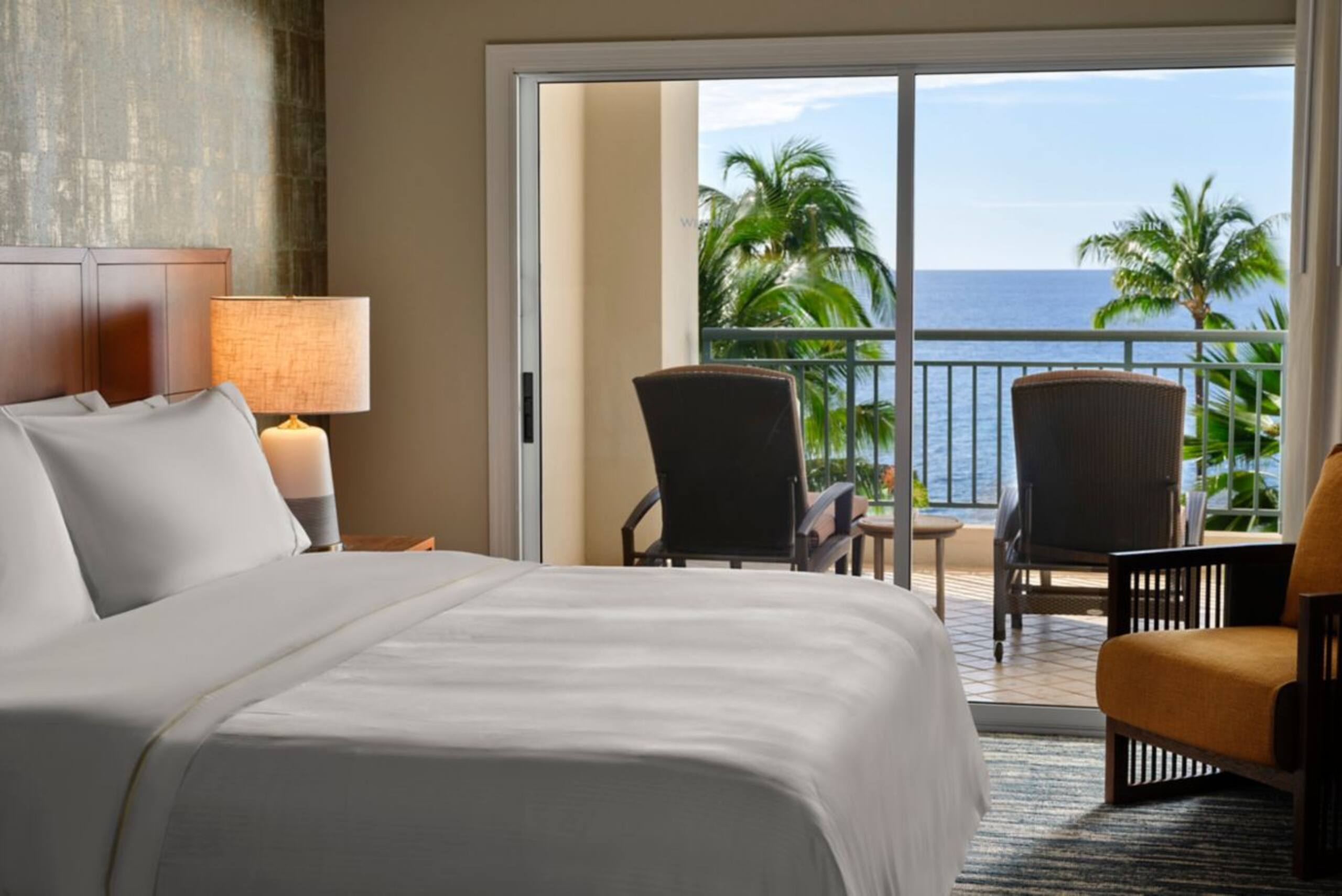 Hotel in Lahaina · ★5.0 · 2 bedrooms · 4 beds · 2 shared baths - Image 10