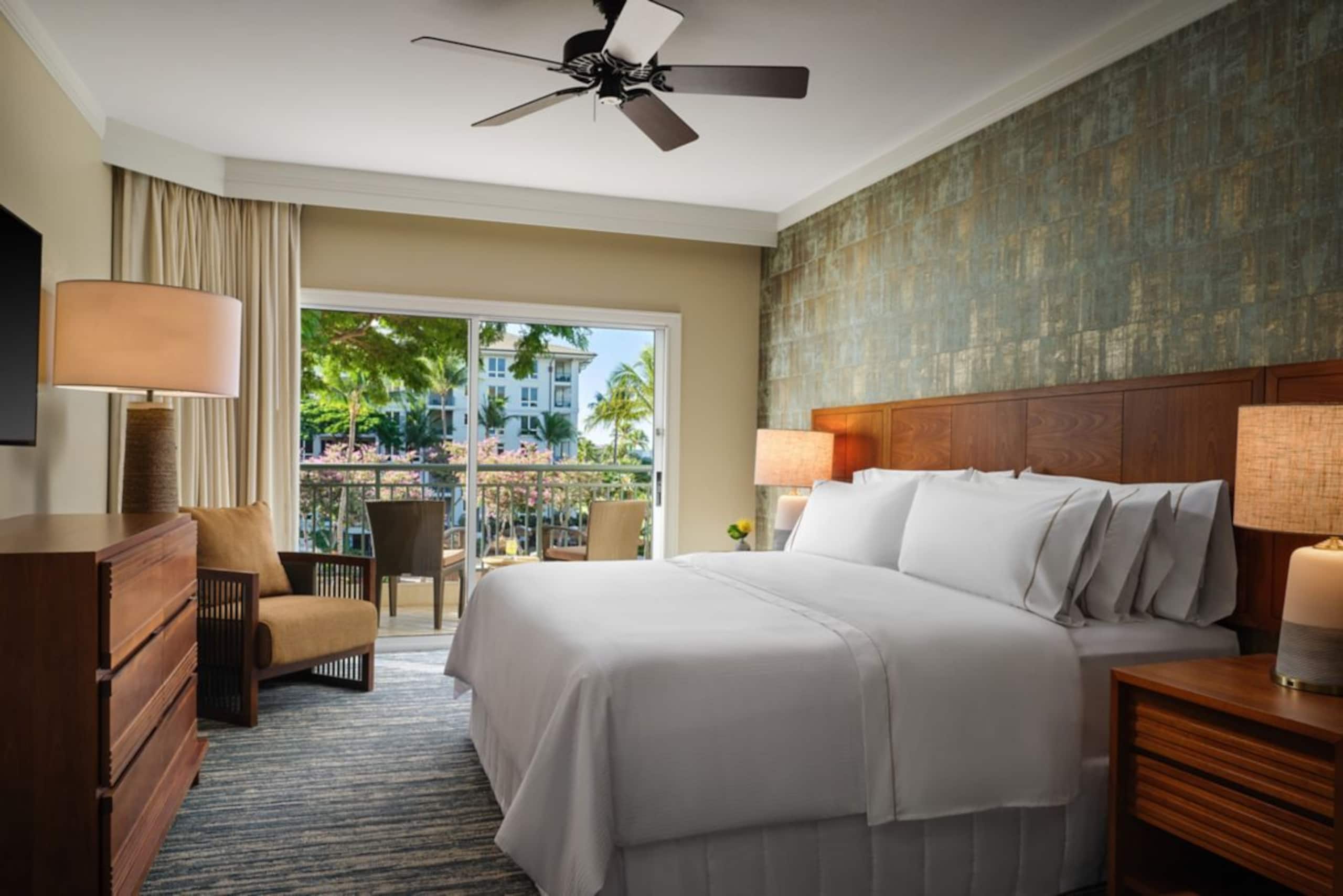 Hotel in Lahaina · ★5.0 · 2 bedrooms · 4 beds · 2 shared baths - Image 7